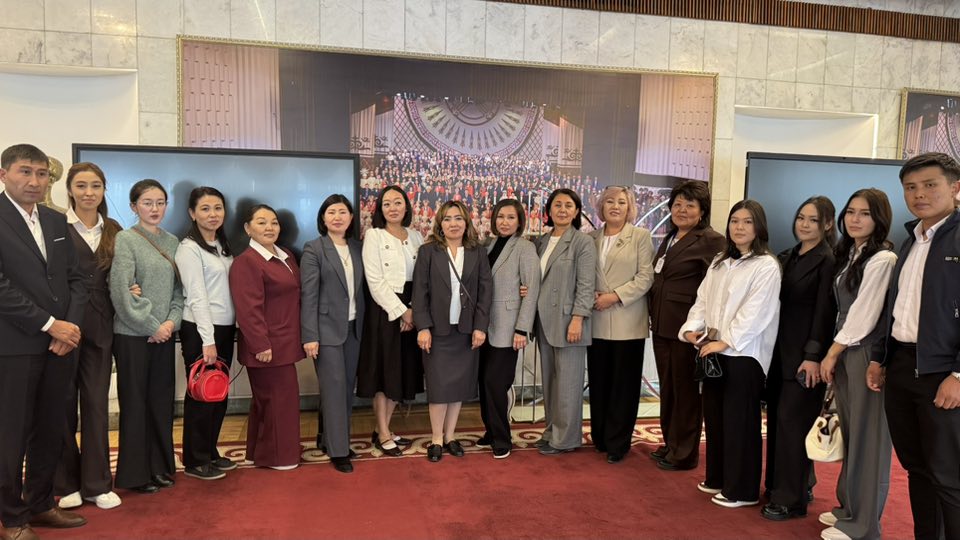 КГУ им. И. Арабаева с размахом отметил 80-летний юбилей в Кыргызской национальной филармонии