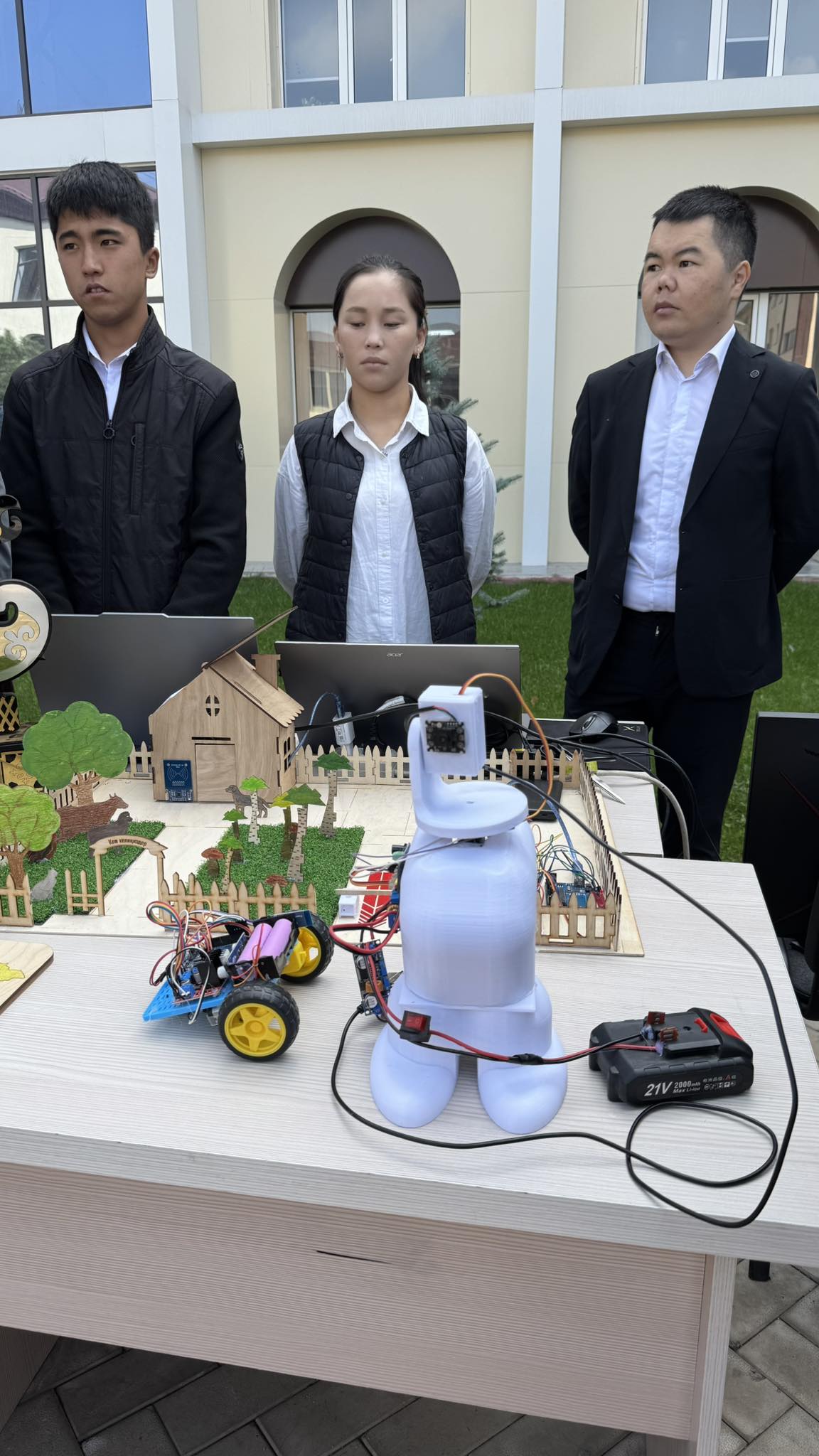 Инженерная мысль: От макетов до реальных роботов